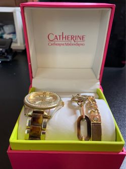 set de reloj y pulsera Catherine Malandrino con acabado dorado y carey (tortoise shell)