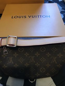 Louis Vuitton purse Box & DustBag w ribbon for Sale in Queens, NY - OfferUp