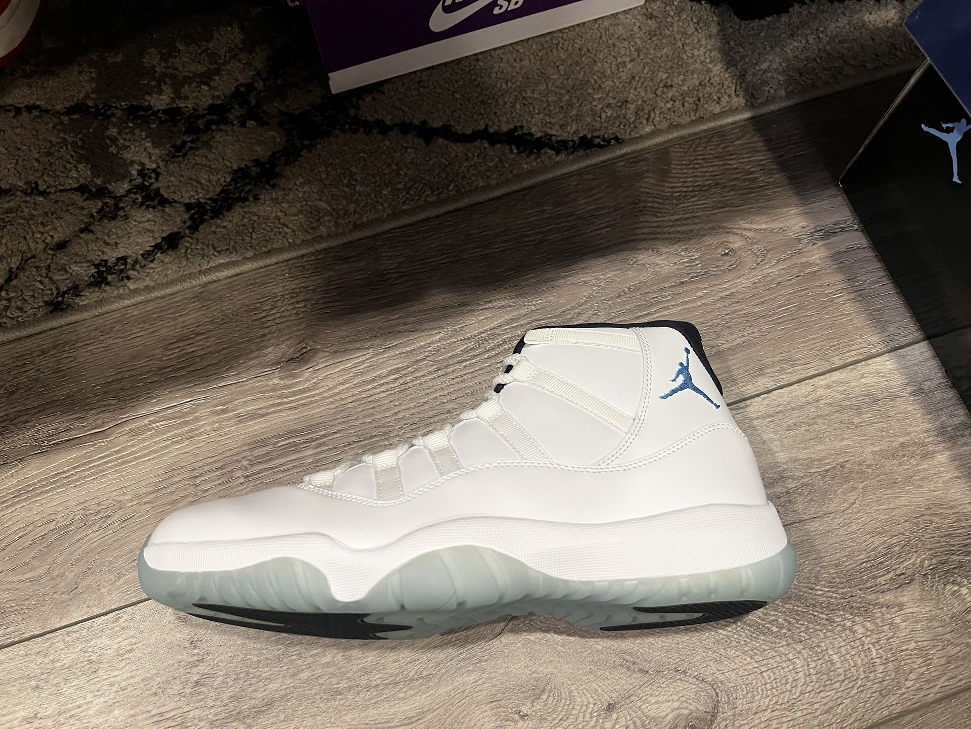 Jordan 11 Columbia