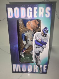 LA Dodgers Mookie Betts Bobblehead Figure