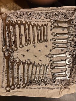 Pittsburgh 31 piece combination wrench set