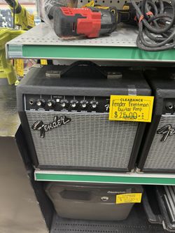 FENDER GUITAR AMP