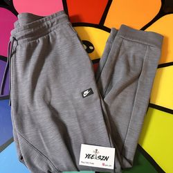 Nike grey sweatpants size large used men’s
