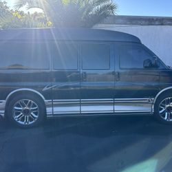 Clean Bubble Top Van