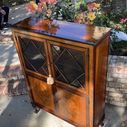 Maltese Vintage Hutch