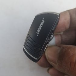 BOSE  BLUETOOTH  EARPHONE ONLY ONE...