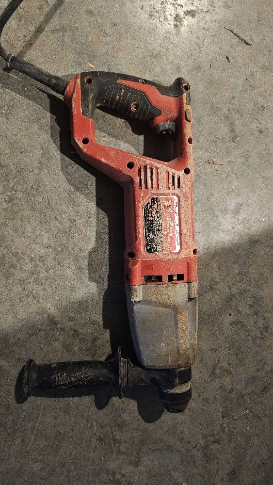 MILWAUKEE SDS PLUS ROTARY HAMMER