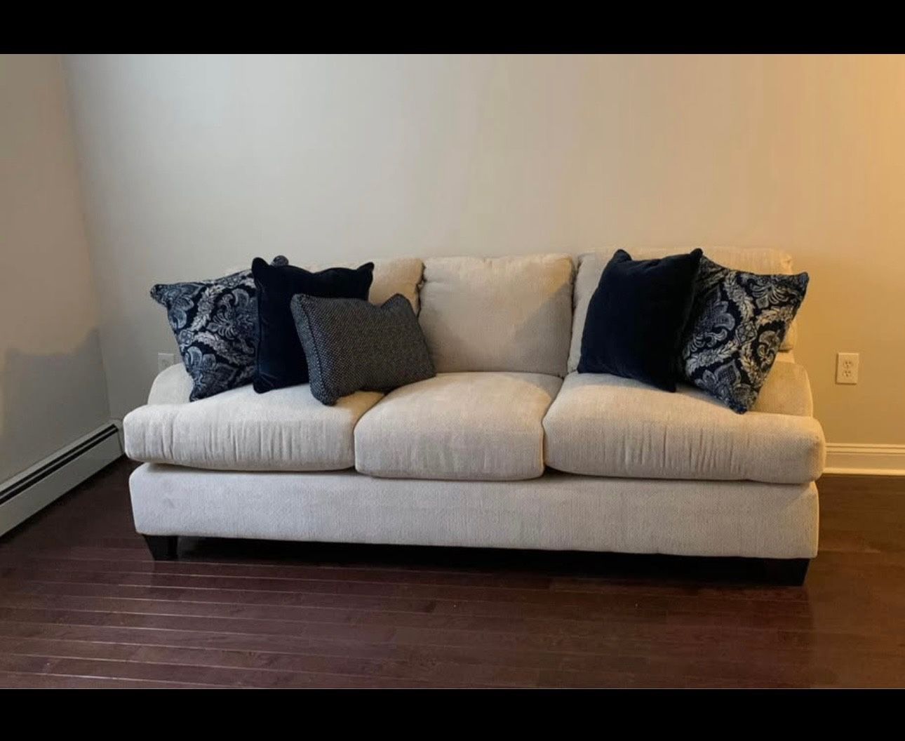 Bobs Furniture New couch with 5 pillows included