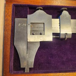 Vintage Brown & Sharpe 12” Vernier Caliper Model 570 w/Original Wood Box