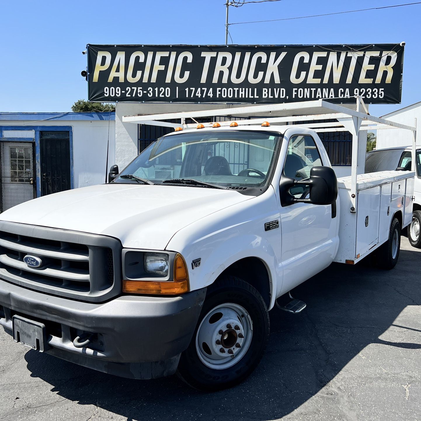 2001 Ford Super Duty F-350 DRW