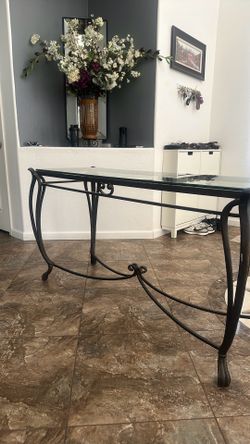 Glass& metal entry table