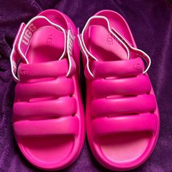 Brand New Women’s Size 8 UGG Yeah Slide $40