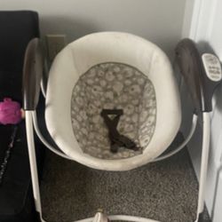 Baby swing 