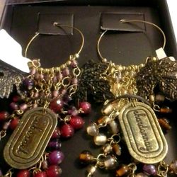 Decrative Cabernet- Chardonnay Wine Bottle labels- Jewlery tag charms.  The Bombay Company 
