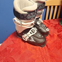 Luke New Salomon Ski Boots 22.5