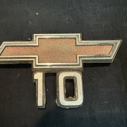 1967 To 1972 Chevrolet Chevy Bowtie Truck Suburban C 10 Emblem
