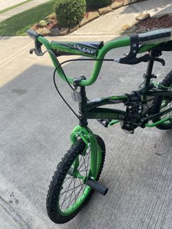 Boys Bike With Training Wheels