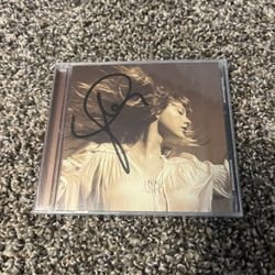 SIGNED Taylor Swift CD 