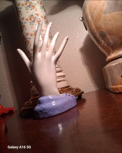 MCM Polyresin/Ceramic Jewelry Display Hand