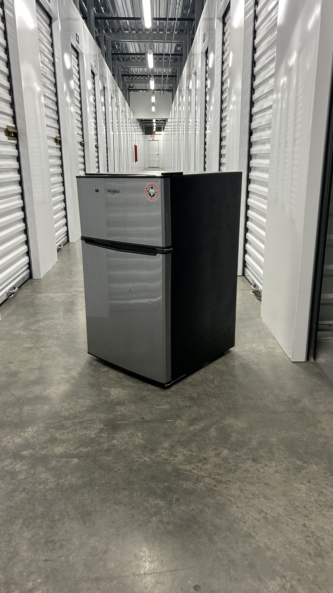 Whirlpool Minifridge With Freezer