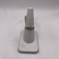 10kt Gold Engagement Style Band w/ Elegant Design 