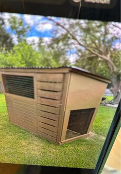 Handcrafted Chicken Coop.   $230 Cash firm.    Del Valle area.