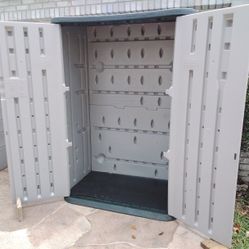 Rubbermaid Outdoor Storage Shed 6ft Tall 4ft Wide 30in Deep No Deliveries 