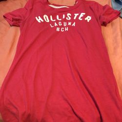 Size Small Hollister T Shirt