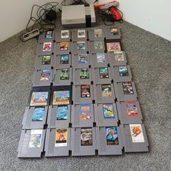 Nintendo NES With35 Games 