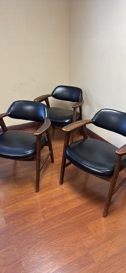 Three 1960s vintage Murphy-Miller chairs