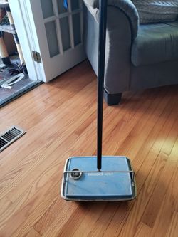 Hand Powered Sweeper/Vacuum