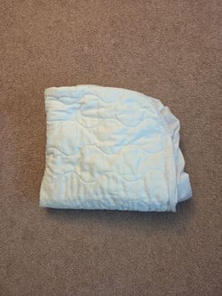 Twin Size Fitted Mattress Pad with Elastic Corners