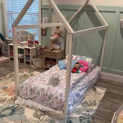 Pottery Barn Twin House Bed 