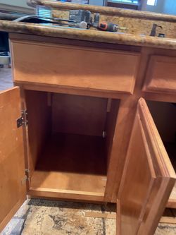 Kitchen cabinets set