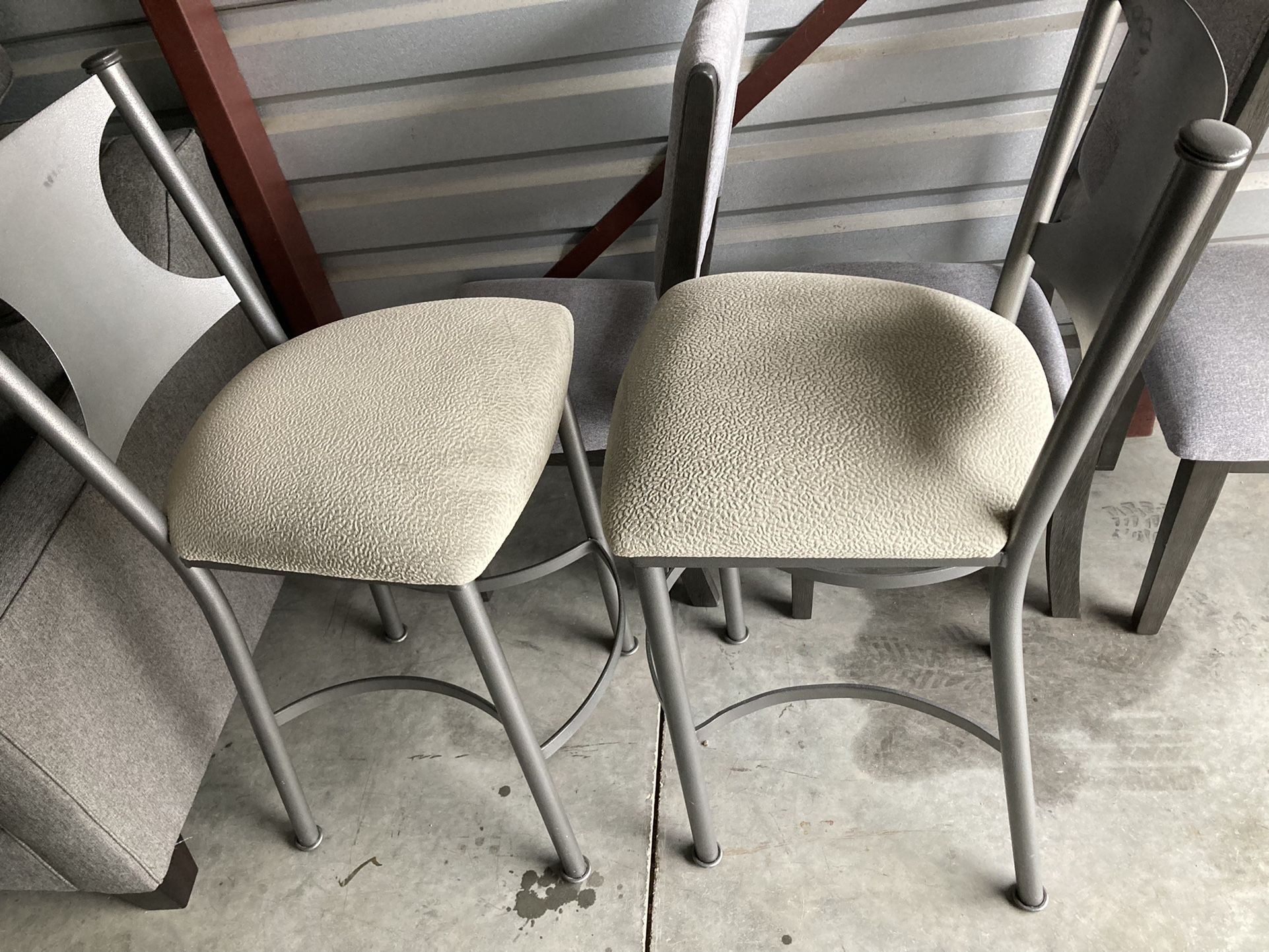 2 barstools 
