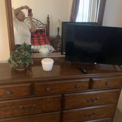 Queen Size Bedroom Set 