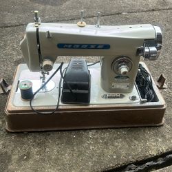 MORSE MODEL 4300 ZIG ZAG FOTOMATIC III VINTAGE Sewing Machine w/ Pedal Works