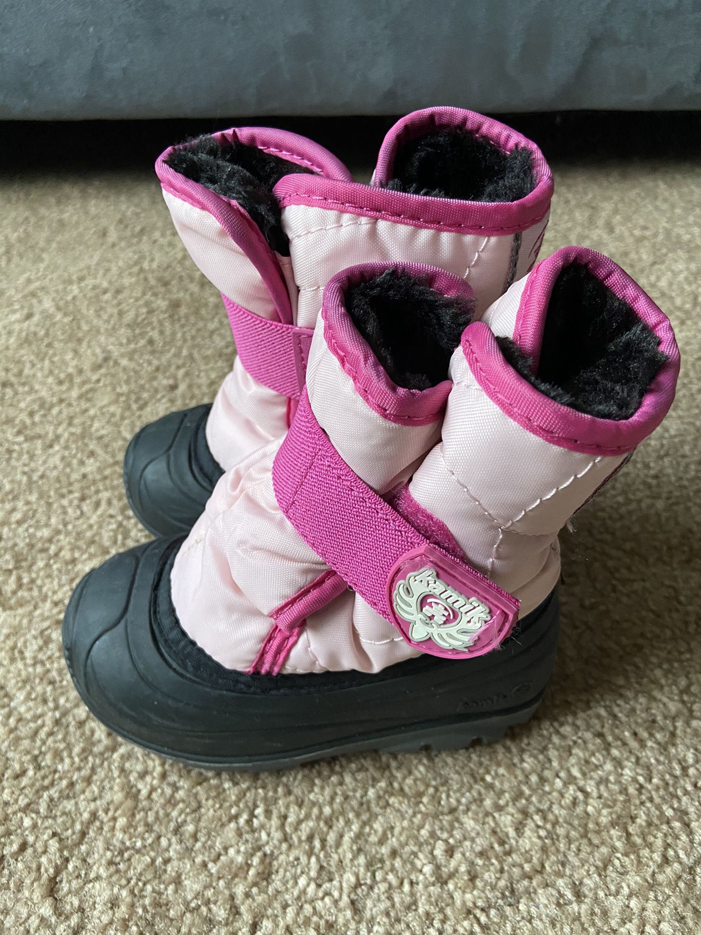 Kamik Toddler snow boots size 6