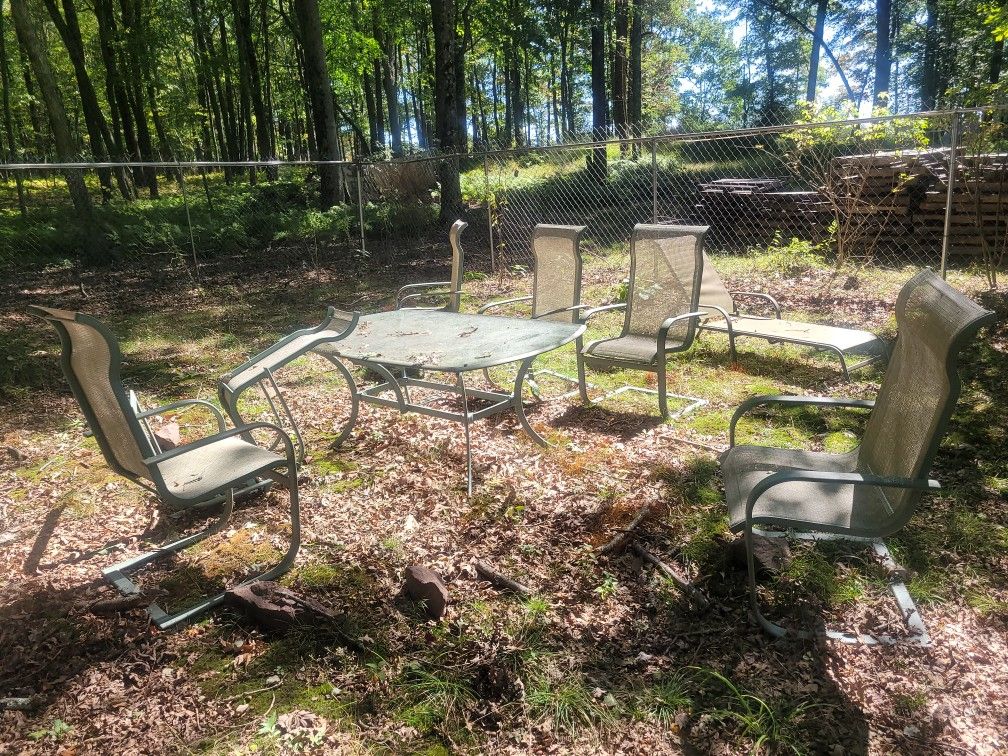 Patio Furniture. Table 6 Chairs And Side Table 