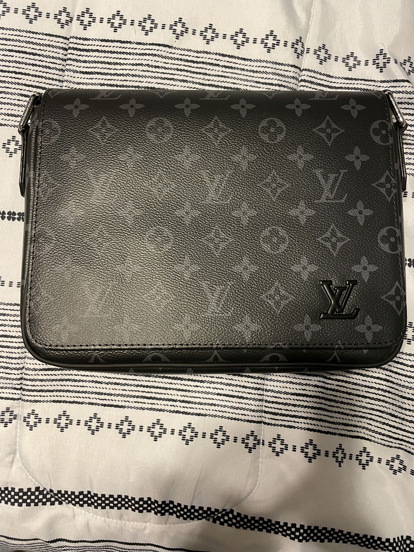 Louis Vuitton Messenger Bag
