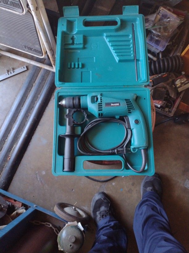 Makita Heavy Duty Drill With Hammer Function HP1501