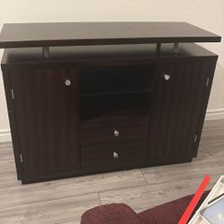 Buffet Style Table , Dining Room