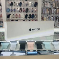 Apple Watch SE 2nd Gen 40MM Starlight GPS 