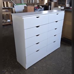 10 drawers dresser with rails / Ten drawers dresser with rails