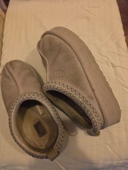 Girl Ugg slippers