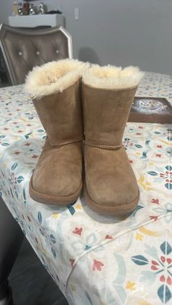 Girls Uggs Size 1
