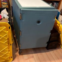 Cambro 1826LTC401 Camcart® Slate Blue Mobile Cart for 18" x 26" Sheet Pans and Trays