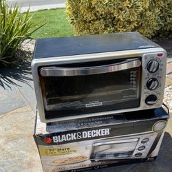 BLACK+DECKER Oven - Black