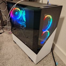 Gaming PC With Full Streaming Set Up