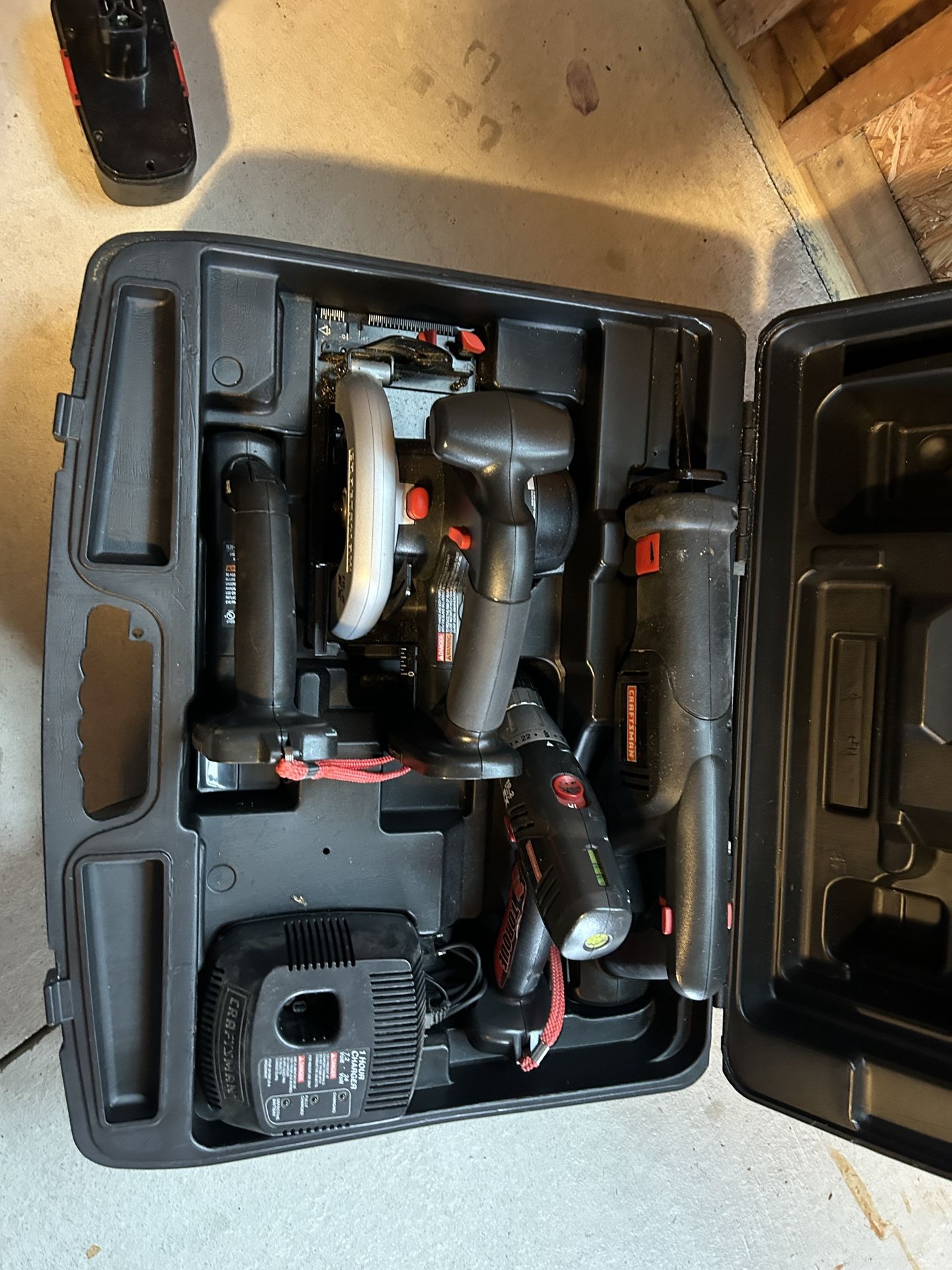 Craftsman 19.2V Cordless Tool Set W/case